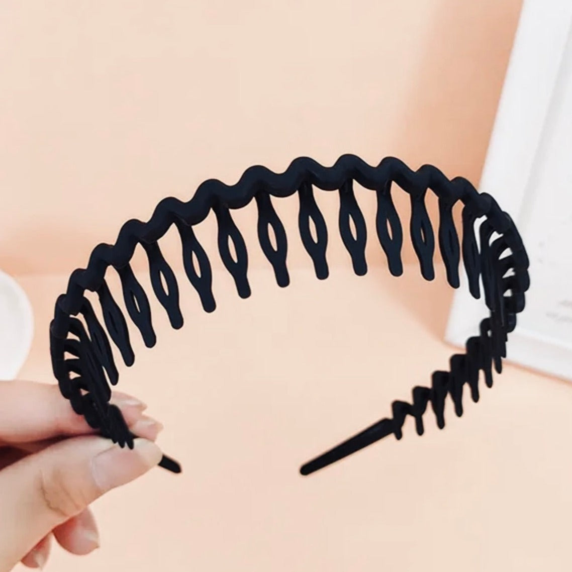 Plastic Hair Bands with Teeth, Thin Headbands for Women Girls Teens, Non Slip Hair Comb flexible teeth comb velvet headband