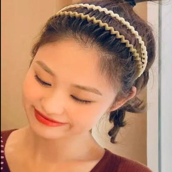 Plastic Hair Bands with Teeth, Thin Headbands for Women Girls Teens, Non Slip Hair Comb flexible teeth comb velvet headband
