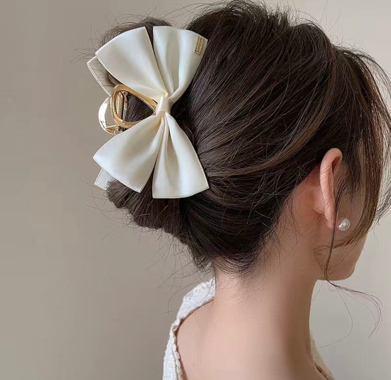 Black & White No-Slip Large Hair Bows Barrettes for Women Champagne Metal Hair Claw Clips with bows Jaw Clamp Acrylic Hair Accessorie