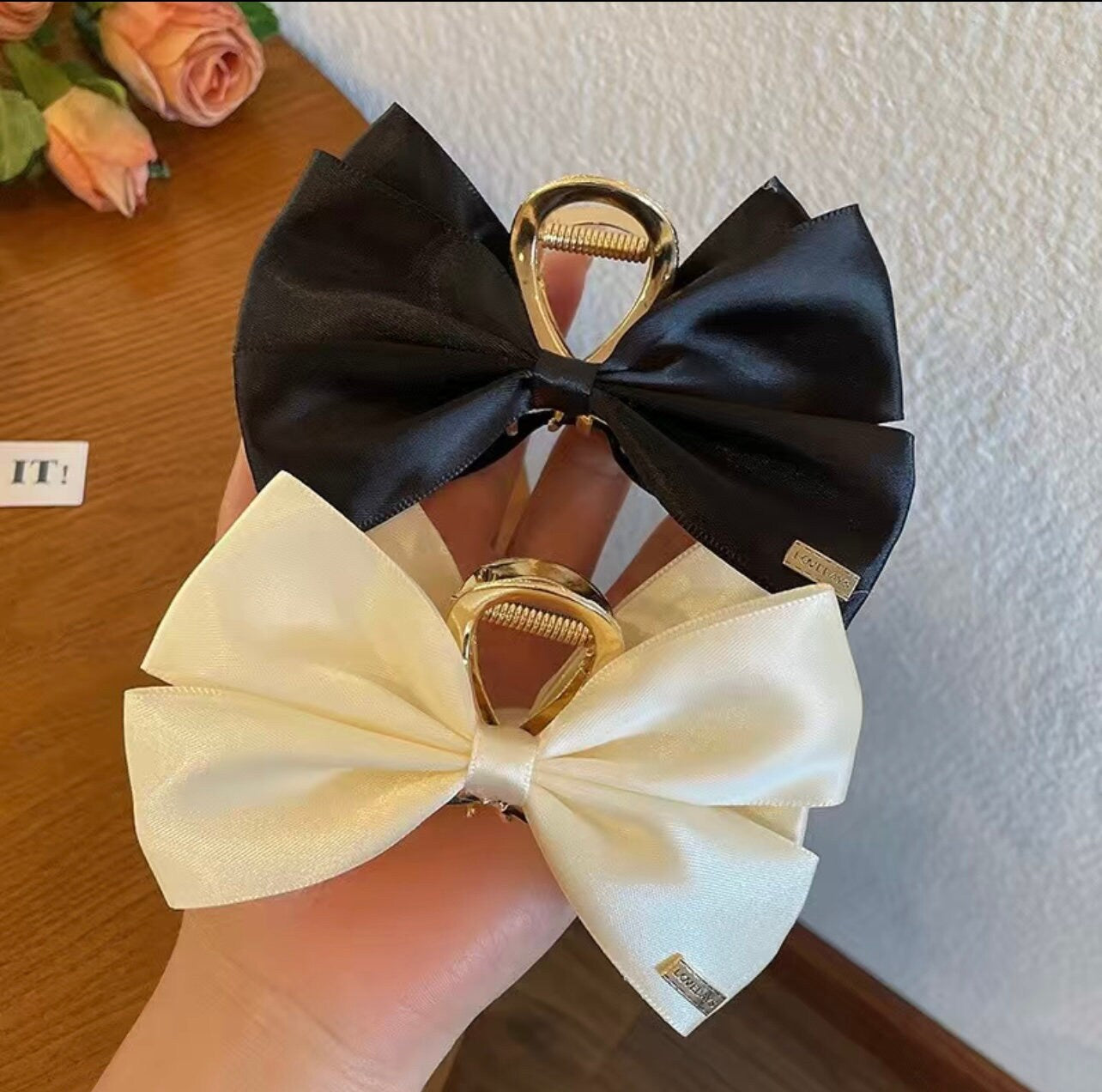 Black & White No-Slip Large Hair Bows Barrettes for Women Champagne Metal Hair Claw Clips with bows Jaw Clamp Acrylic Hair Accessorie